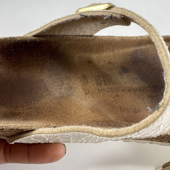 Birkenstock Gizeh Irridescent Snake Skin Sandals Womens Size 37 US 6-6.5 Beige - Picture 9 of 9